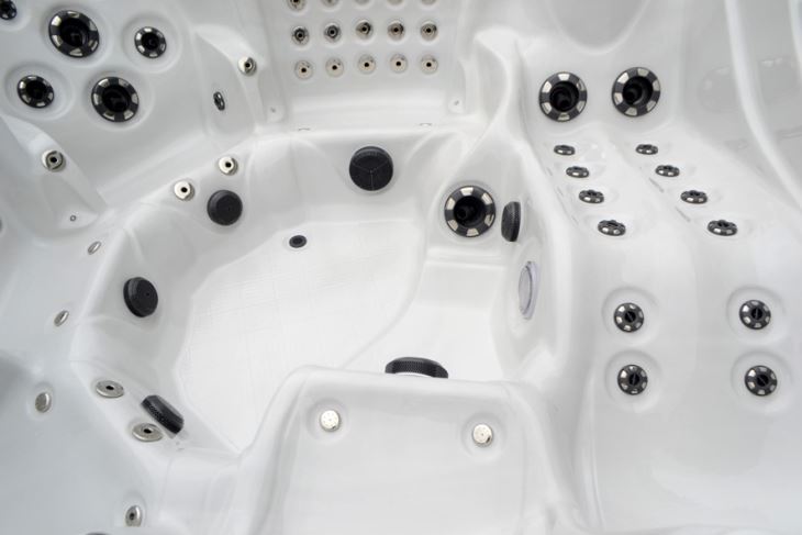 6S00 hot tub