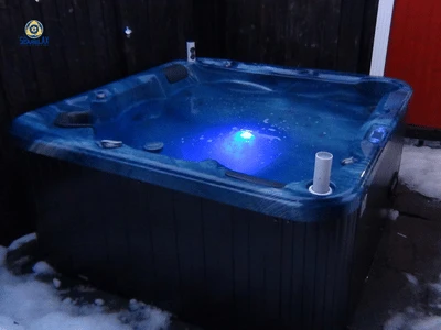 Penggantian Lampu Bawah Air Tab Panas: Panduan Praktikal untuk Peniaga Spa